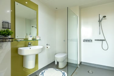 Deluxe Studio - Image 9
